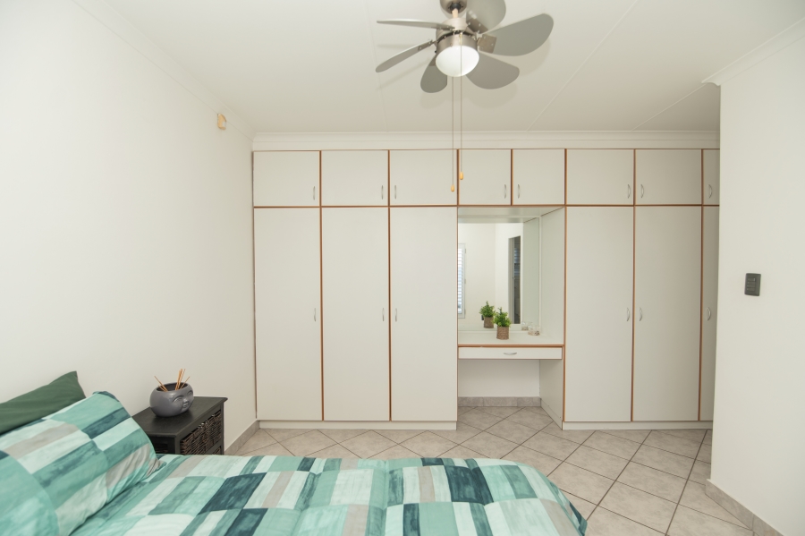 6 Bedroom Property for Sale in Beachview Eastern Cape